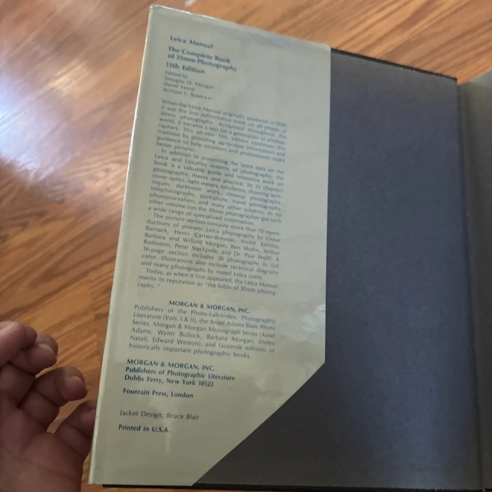 LEICA MANUAL HARDCOVER BOOK 1973 COMPLETE BOOK OF 35MM PHOTOGRAPHY